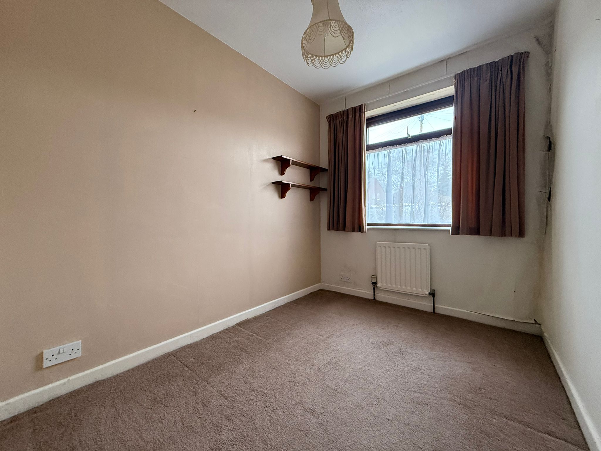 Yew Tree Road, Plumley